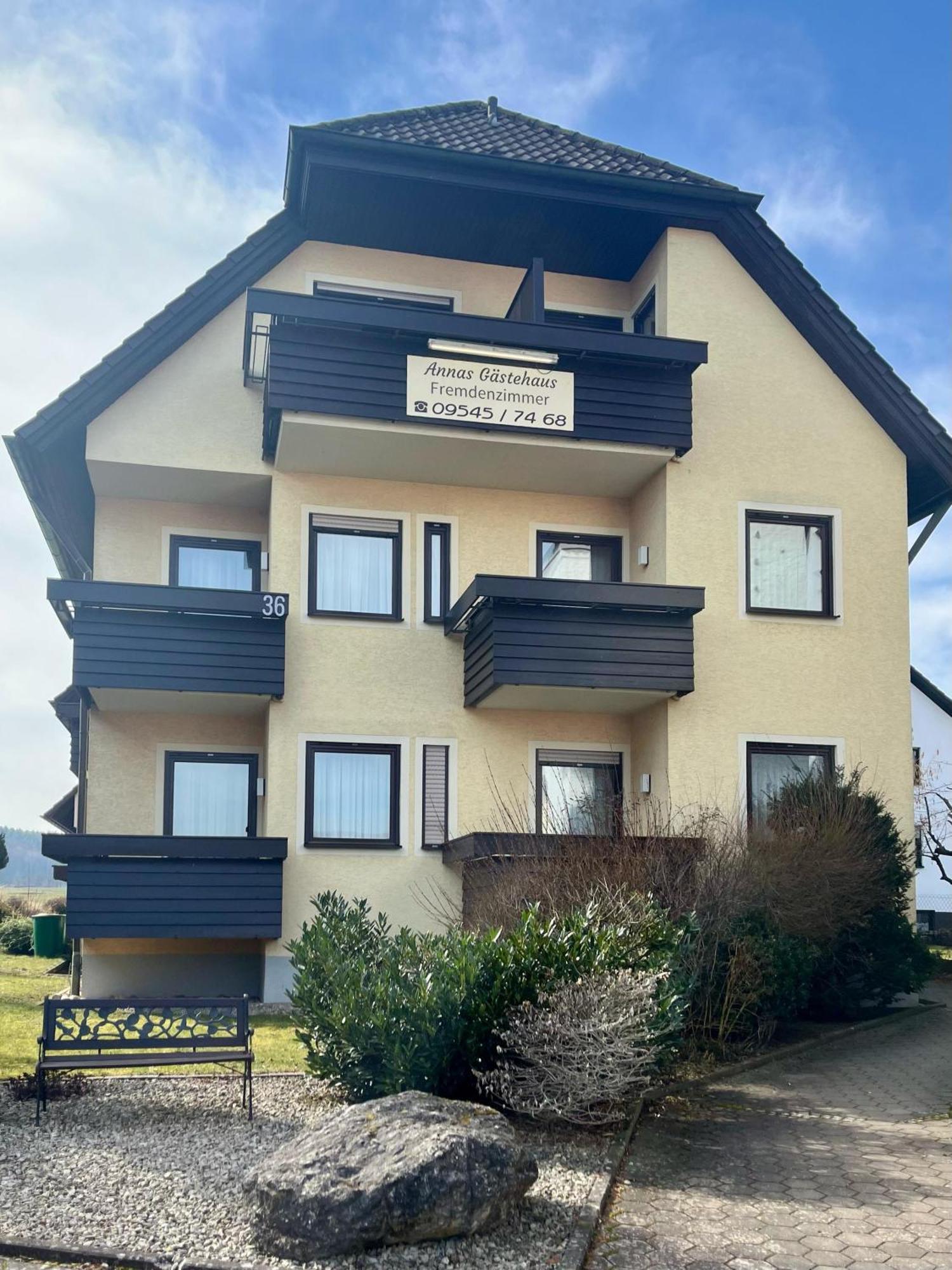 Annas Gaestehaus Hallerndorf Exterior foto
